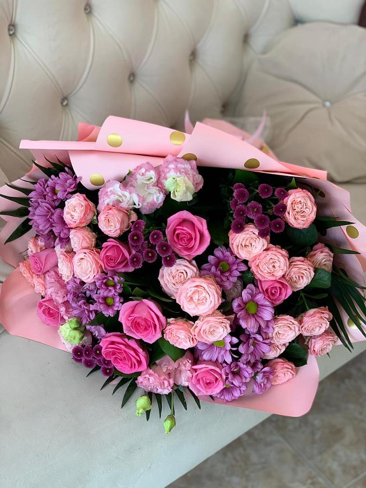 Букет цветов из: Хризантемы, Розы и Лизиантусы в Поповскую