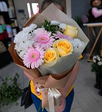 Букет цветов из:  Герберы, Розы и Хризантемы в Поповскую