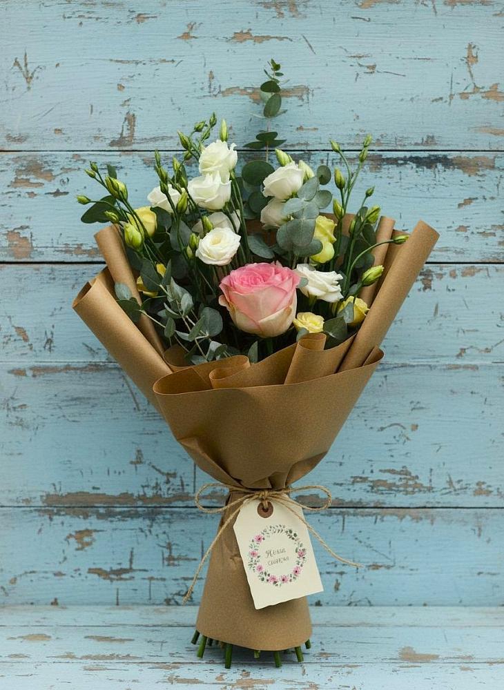 Букет цветов из: Розы и Лизиантусы в Поповскую