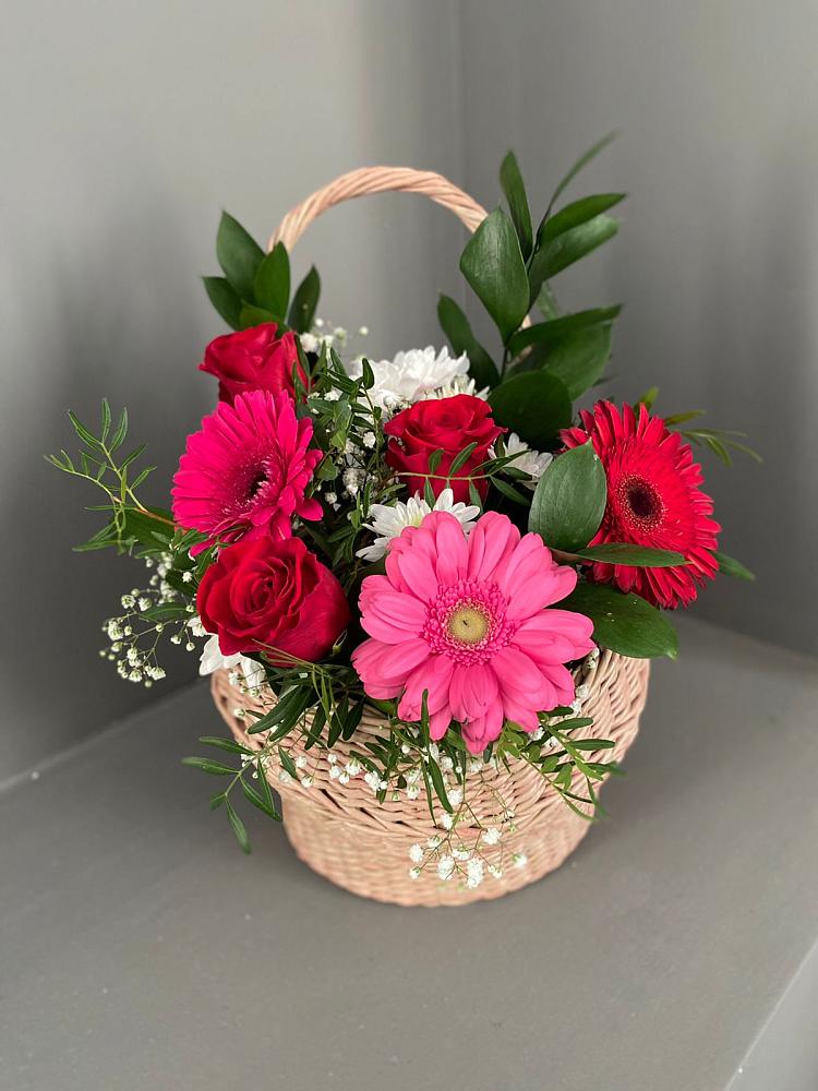 Цветочная композиция из Розы, Хризантемы и Герберы в корзине в Поповскую
