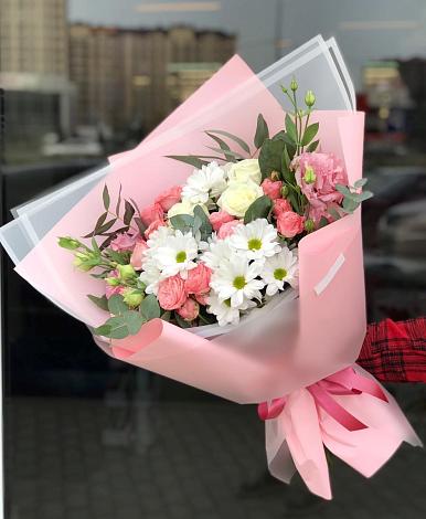 Букет цветов из: Розы, Лизиантусы и Хризантемы в Поповскую