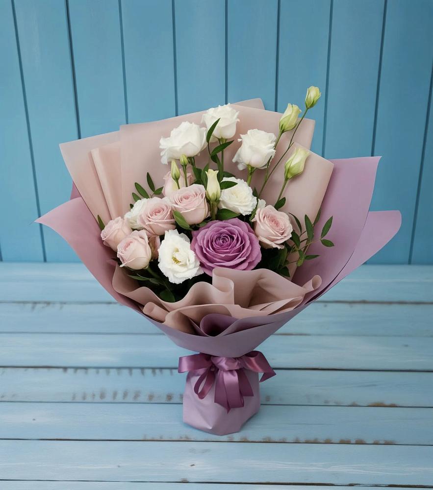 Букет цветов из: Розы и Лизиантусы в Поповскую