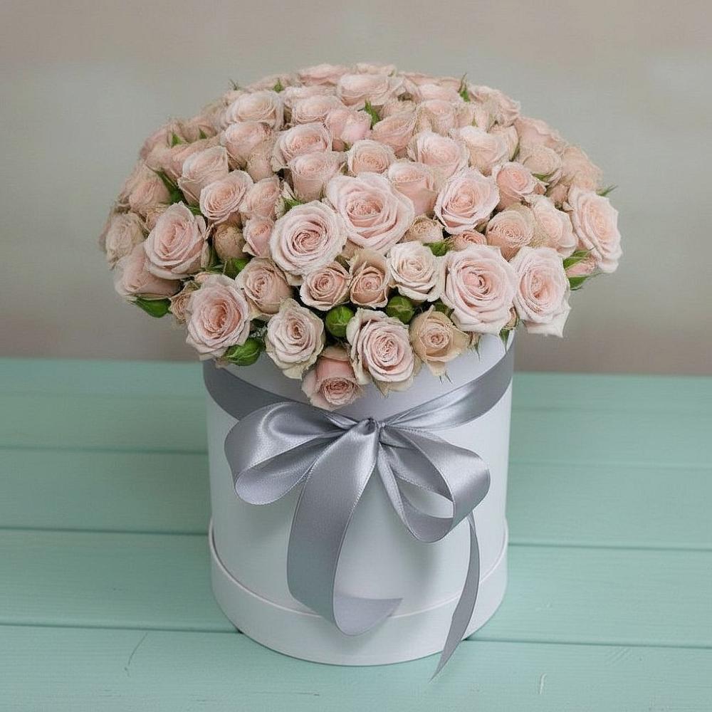 Цветочная композиция из Розы в шляпной коробке в Поповскую